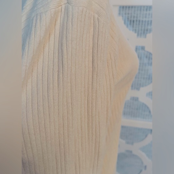 Carlisle Ribbed Ivory Cream Turtleneck Sweater Lightweight Large Designer - Picture 7 of 9